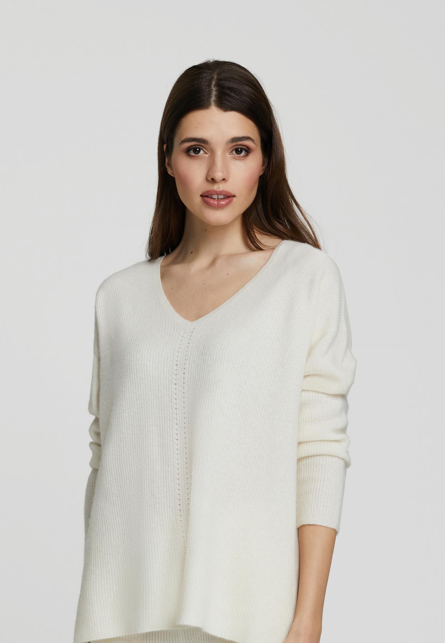 Джемпер с V-образным вырезом из кашемира W23-00CH0716 Marc & André