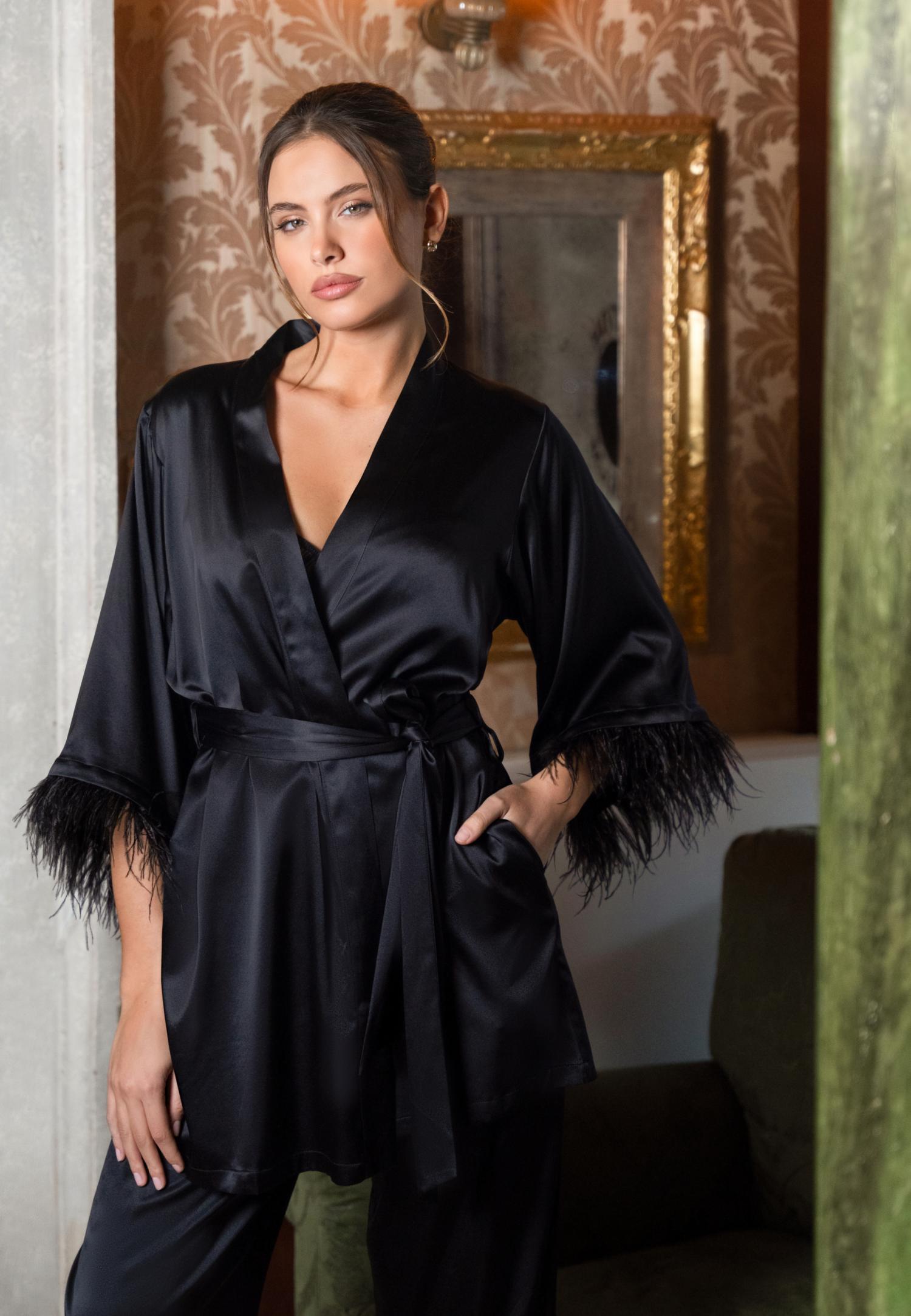 Короткое шелковое кимоно W25-03SS101-S Marc & André